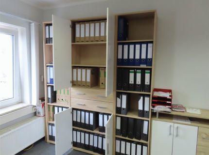 1 Posten Büromöbel bestehend aus: