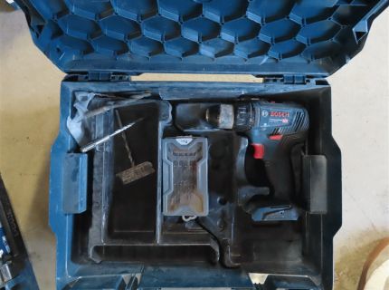 1 Akku-Schrauber Fabr.: Bosch Typ: