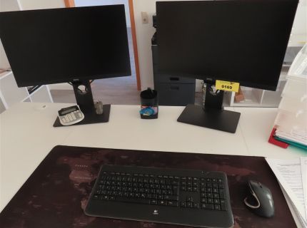 2 Flachbildschirme Fabr.: BenQ mit